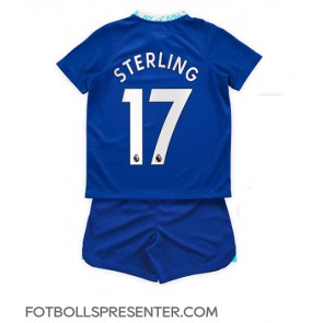 Chelsea Raheem Sterling #17 Hemmatröja Barn 2022-23 Kortärmad (+ korta byxor)